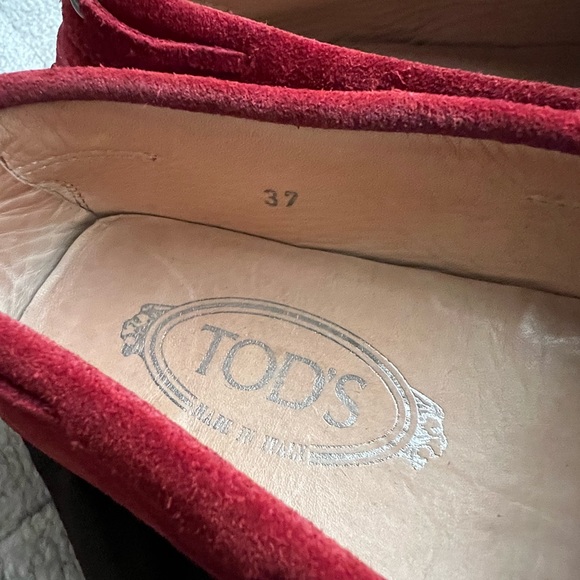 Tod’s Gommino Driving Shoes in Red Suede. Size 37. - Picture 2 of 8